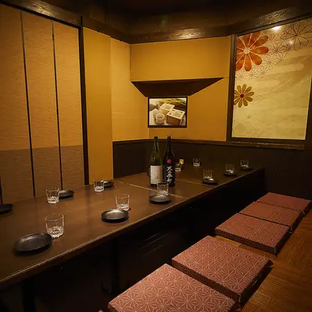 【広島 個室 居酒屋】掘りごたつタイプの個室席は少人数様からのご利用が可能です◎