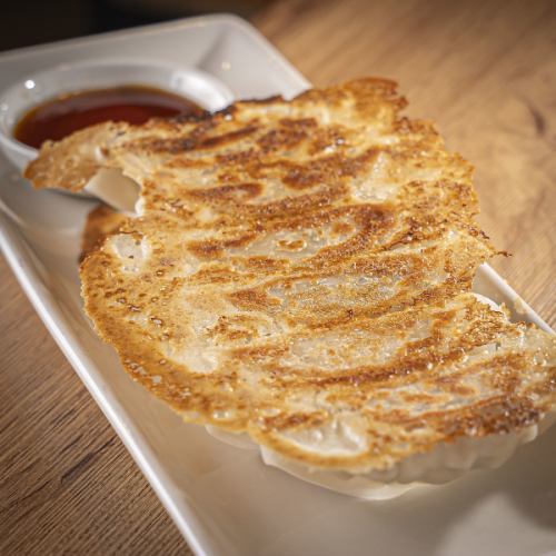【鉄板焼き】焼き餃子