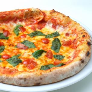 Margherita with lots of cheese and tomatoes and basil from Awaji