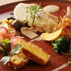 【크리스마스 특별 코스 12/24-25】홋카이도산 자브톤의 로스트 비프 등 전 9품 코스 7000엔