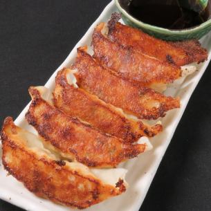 Fried dumplings (6 pieces)
