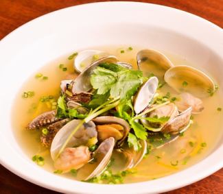 Steamed clams "Daisai"