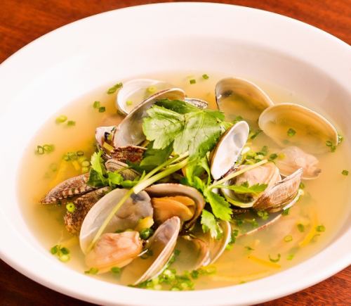 Steamed clams "Daisai"
