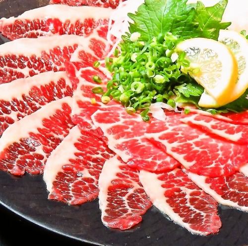 熊本直送的马肉刺身