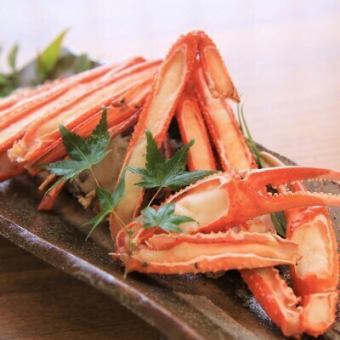 【煌-KIRAMEKI=】焼きズワイ蟹・関アジ船盛り・黒毛和牛ステーキ他11品＋飲放付