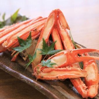【煌-KIRAMEKI=】焼きズワイ蟹・関アジ船盛り・黒毛和牛ステーキ他11品+飲放付