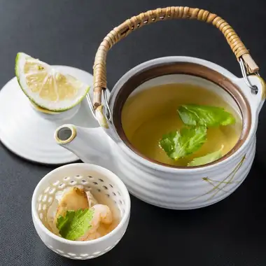 ◆松茸と名残り鱧の土瓶蒸し カボスを搾って◆