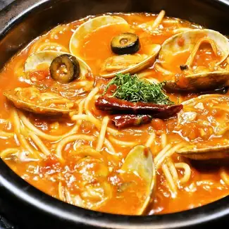 Clam and Tomato Spicy Beer