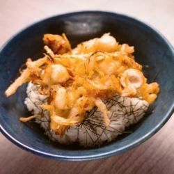 小柱と烏賊のかき揚げ丼