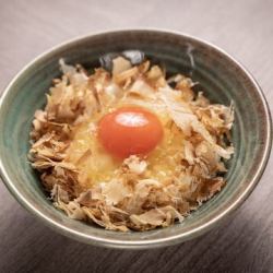 薩摩赤玉と鰹節の玉子かけごはん