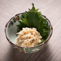 鮫と鶏軟骨の梅肉和え