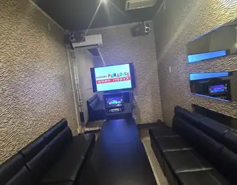 개방감이 있는 넓은 개인실입니다.