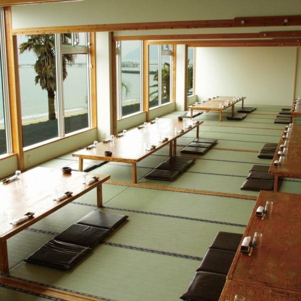 Banquet in a spacious shop with a panoramic view of the sea!