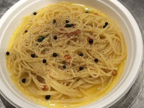 生ブラックペッパーのペペロンチーノ