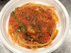 トマトとモッツァレラのバジル風味
