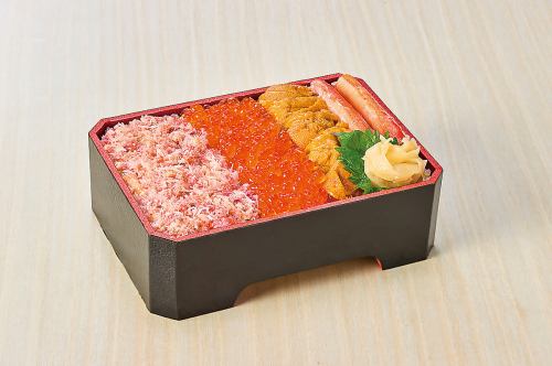 <13>Luxurious seafood chirashi sushi