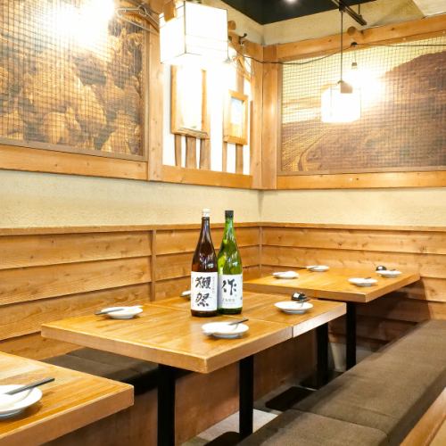 <p>【大人数】12~16名様までの大人数でのご利用にも可能です!!少人数~団体様までご利用可能な席を完備しておりますので、様々なシチュエーションに最適です!!店舗貸切のご予約も承っておりますので、お気軽にお問い合わせください!!席数に限りがございます。早めのご予約がおおすすめです!!</p>