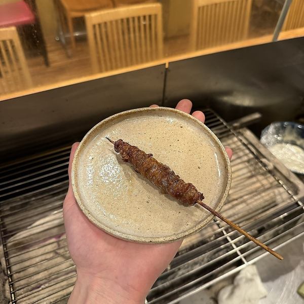 【看板MENU】独特のパリパリ感がヤミツキに！みつます特製『ぐる皮』　