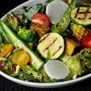 産地直送 季節野菜のサラダ