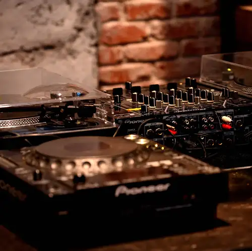 DJ NIGHT 