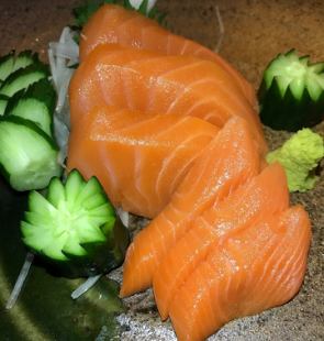 Tuna sashimi/salmon sashimi