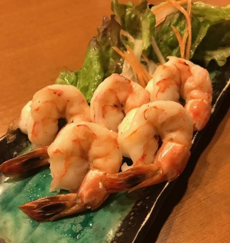 Shrimp grilled on street food stalls
