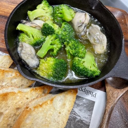 Ajillo with lots of oysters