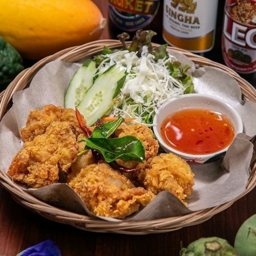 Gai Tod (Thai fried chicken thighs)