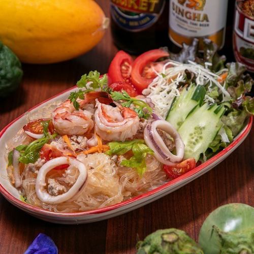 Yam Woon Sen (Thai salad with glass noodles and seafood)