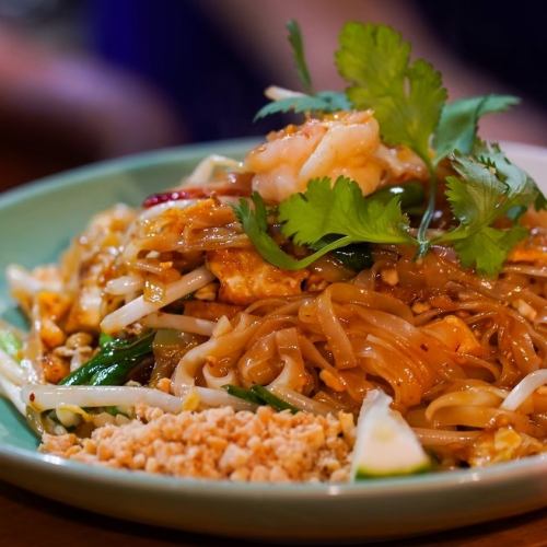 Pad Thai (Thai fried noodles)