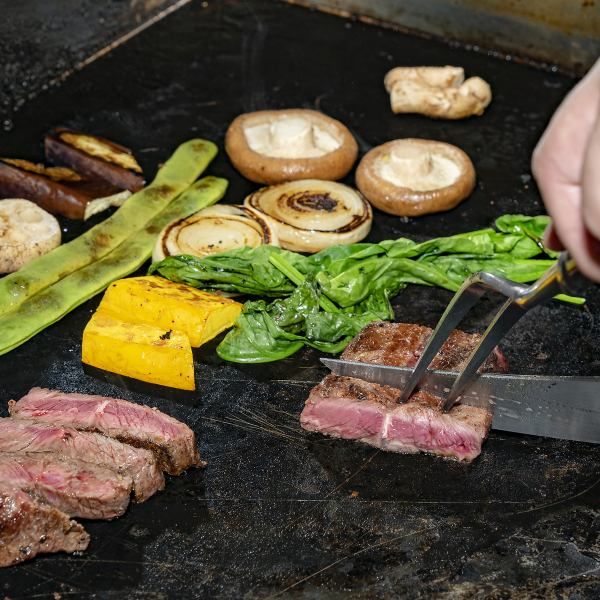 【ガッツリ食べれる】肉の旨味が詰まった贅沢ステーキ≪1,000円(税込)≫