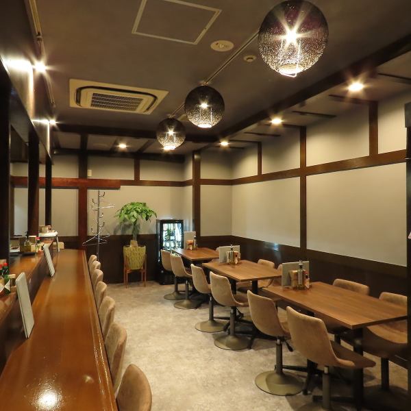 ＜藤沢駅徒歩4分＞駅チカでアクセスも◎全39種の豊富なピザとお酒をご用意しております♪生地からソースまで自家製の本格ピザを楽しむなら当店へお越しください！お客様に合わせておすすめピザもご提案させていただきます◎ワインとのペアリングもお楽しみいただけます。