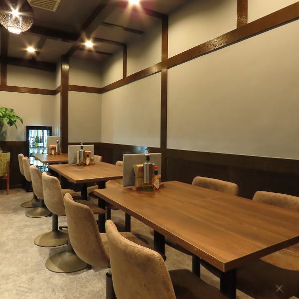 ＜大人数もOK＞雰囲気自慢の店内は各種ご宴会や誕生日、記念日など幅広いシーンで活躍！大人数でのご利用にも最適です♪本格自家製ピザは全30種類以上！大きなサイズ&具も多めでみなさまでのシェアにもおすすめ◎ワインなどのアルコールメニューも豊富にご用意しております！