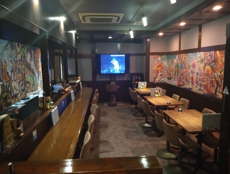 <藤沢駅徒歩4分>駅チカでアクセスも◎全30種以上の豊富なピザとお酒をご用意しております♪生地からソースまで自家製の本格ピザを楽しむなら当店へお越しください!お客様に合わせておすすめピザもご提案させていただきます◎ワインとのペアリングもお楽しみいただけます。