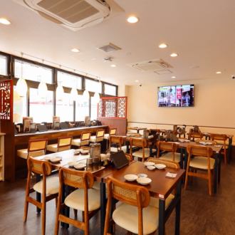 整間店鋪均可出租專用，最多可容納100人。非常適合公司宴會、發布會和其他各種聚會。我們也很樂意討論人數和佈局。