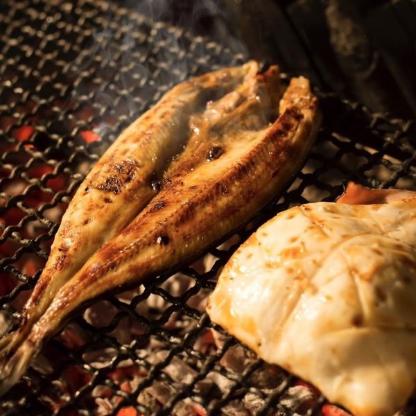 旨味あふれる炭火焼きに舌鼓!