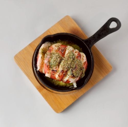 TOMATO CAPRESE/丸ごとトマトの焼きカプレーゼ