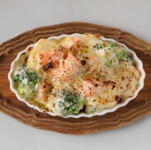 BREAD GRATIN/サーモンとごろごろ野菜のパングラタン