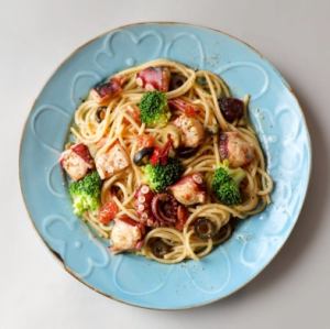 OCTOPUS AND TOMATO/タコとトマトのアーリオオーリオ