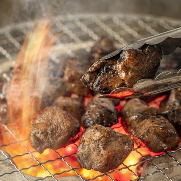 地鶏の王様！名古屋コーチンの炭火焼きが大人気♪