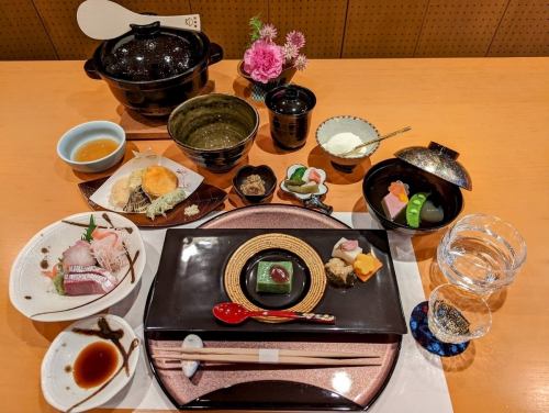 [Koto -Koto-] 3,300日圓（含稅） 此套餐僅提供午餐。
