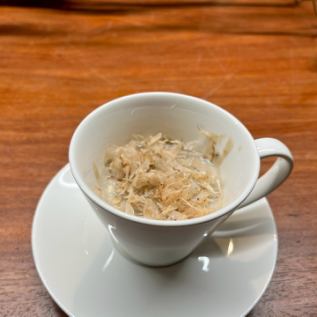 【お一人様も大歓迎】落ち着いたカウンター席は、心をリフレッシュしながらゆったりとした時間を過ごすのにも最適です♪