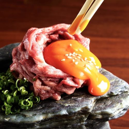 ★オーダー率70％★大人気メニュー【霜降りタンユッケ】トロッとした黄身とお肉が絶品…♪