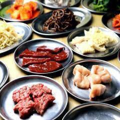 【含啤酒無限暢飲】 享用搭配特製醬汁的豐盛內臟【宴會套餐】