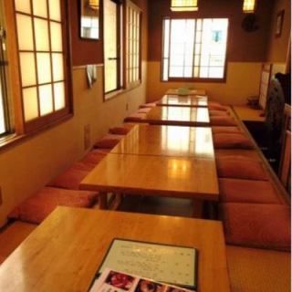 一階のお席です。2人~6人席あり