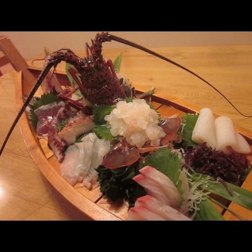 Assorted sashimi with spiny lobster