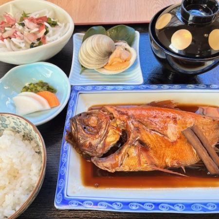 本日の煮魚定食