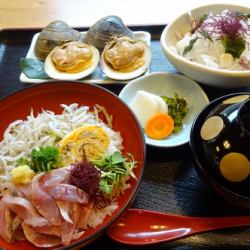 Horse mackerel and whitebait bowl set meal (our most popular set meal featuring Shonan whitebait and fresh horse mackerel)