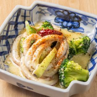 イカとブロッコリーのガリマヨ炒め