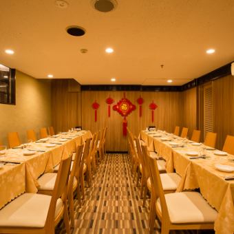 【豪華ランチ】北京ダック・フカヒレの竹筒蒸しスープ・海老・牛バラ煮全8品＋選べる2ドリンク